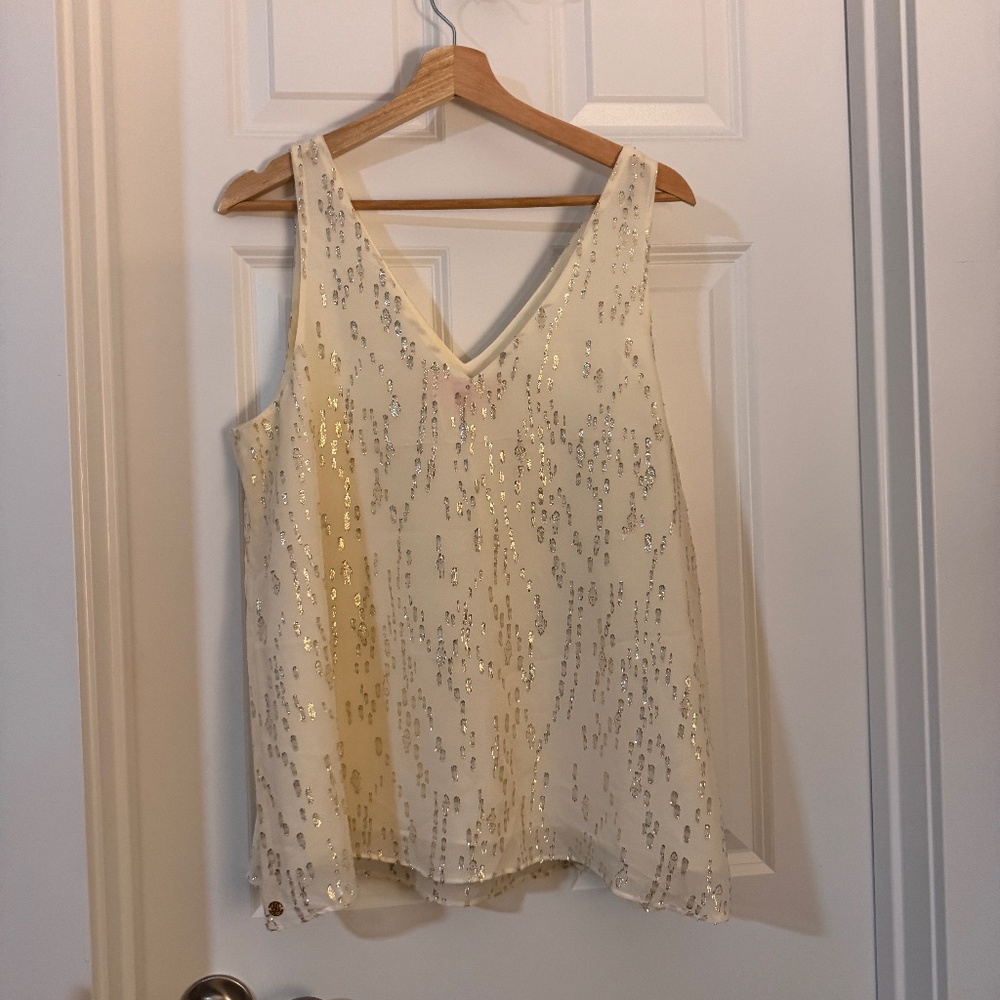 Lilly Pulitzer EUC Florin Large in Coconut Fish Clip Chiffon sleeveless V neck